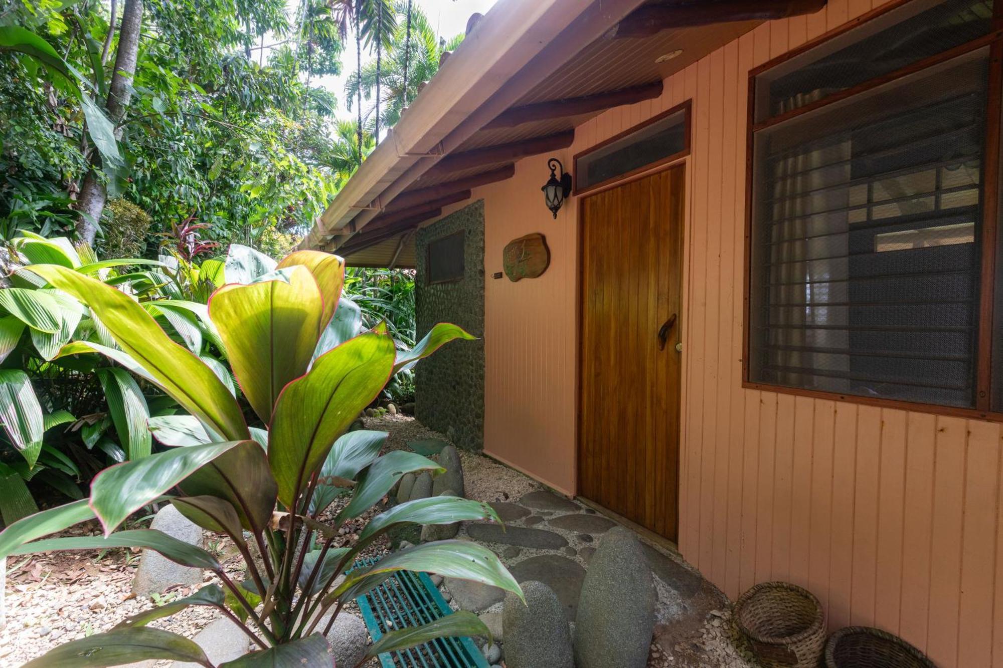 La Cusinga Lodge Uvita Room photo